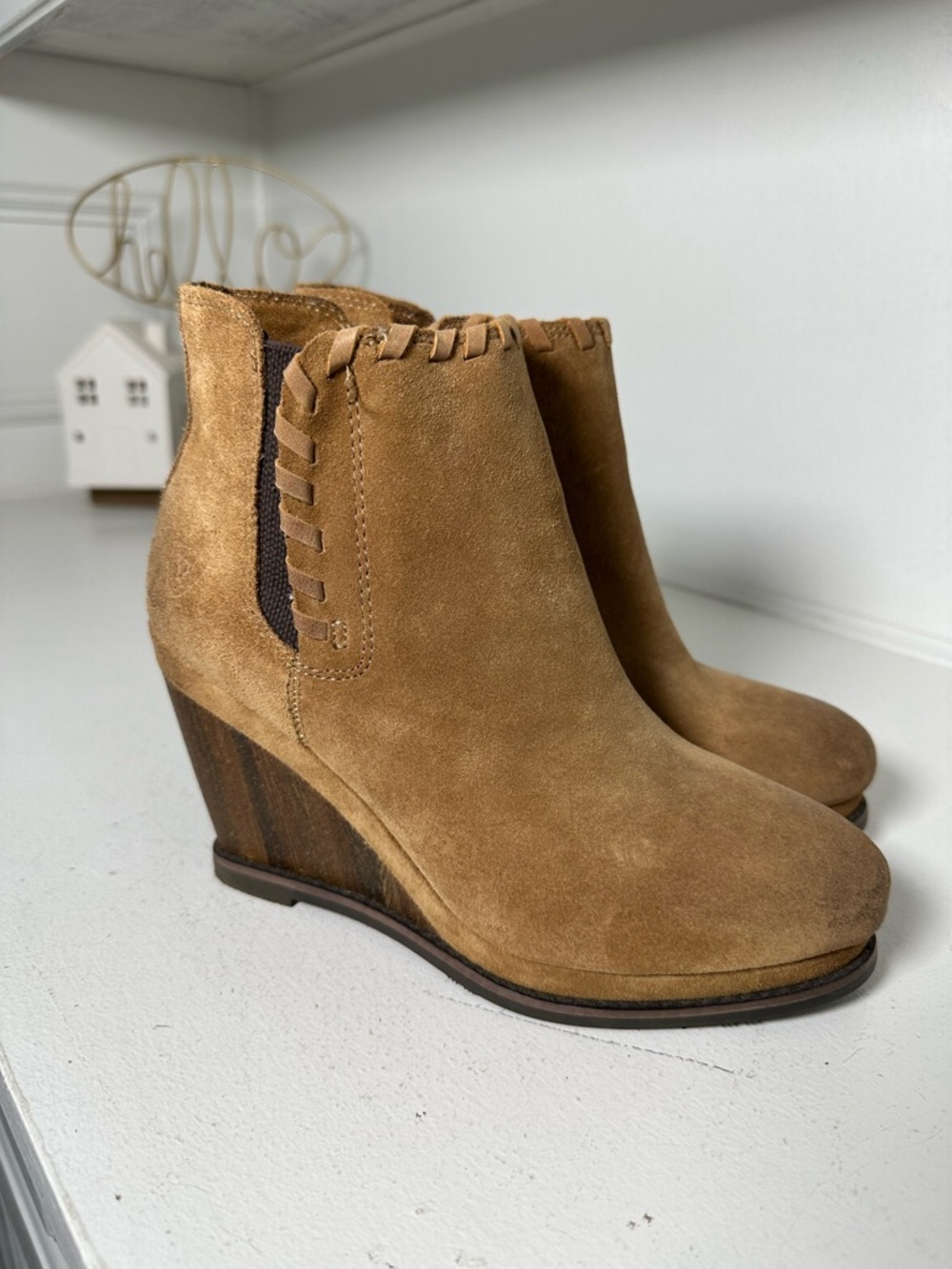 Ariat Suede Wedge Booties Womens 7 Brown Ankle Boots Western Chelsea Style - Picture 5 of 10
